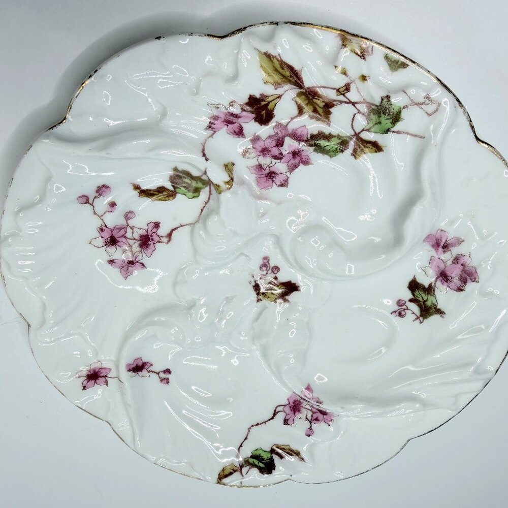 Antique Limoges Floral Oyster Plate Molded White Ground 7.5 Inch mint A796